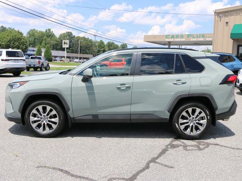 Used 2020 Toyota RAV4 XLE Premium AWD/4WD image 2