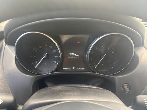 Used 2019 Jaguar XE image 17