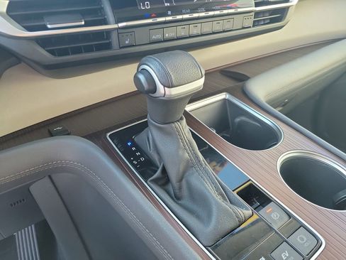 Used 2024 Toyota Sienna XLE image 24