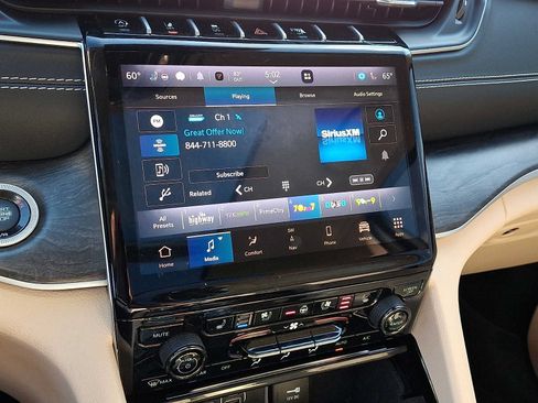 Used 2022 Jeep Grand Cherokee L Limited w/ Luxury Tech Group II AWD/4WD image 21