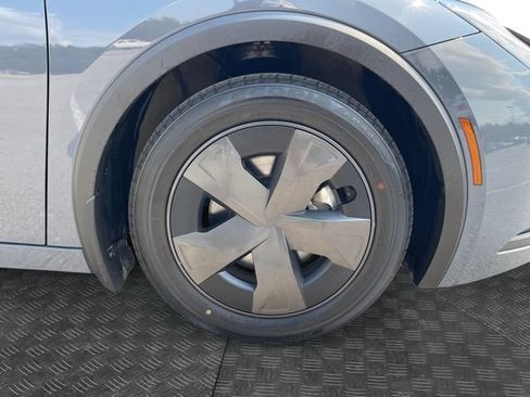 Used 2023 Toyota Prius Prime FWD image 14