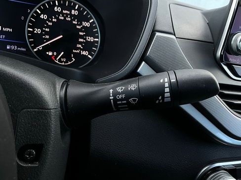 Used 2025 Nissan Altima 2.5 SR image 34