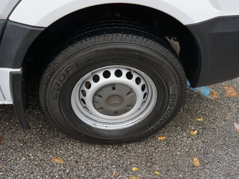 Used 2017 Mercedes-Benz Sprinter 2500 image 12