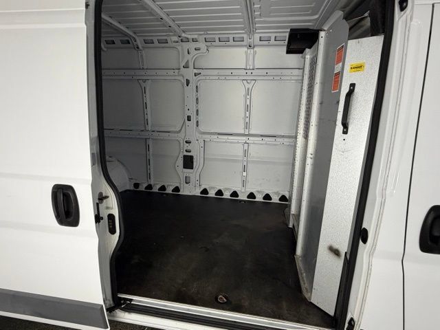 Used 2016 RAM ProMaster 2500 FWD image 9