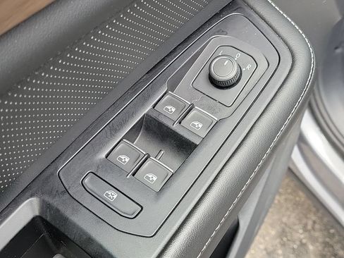 Used 2024 Volkswagen Atlas SE FWD image 20