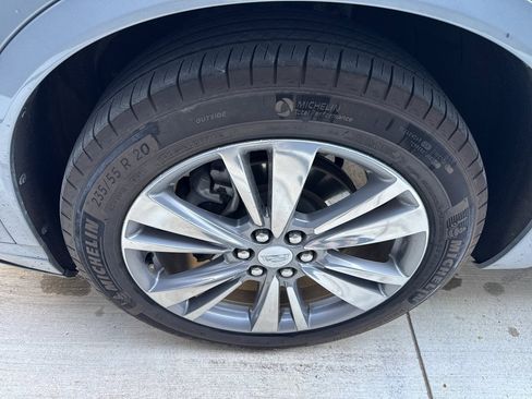 Used 2024 Cadillac XT6 Premium Luxury image 19