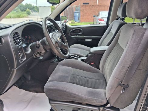 Used 2008 Chevrolet TrailBlazer LT w/ Sun And Sound Package RWD image 9
