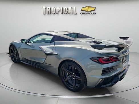 Used 2024 Chevrolet Corvette Z06 RWD image 3