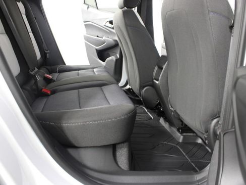 New 2026 Chevrolet Trax LS w/ LS Convenience Package FWD image 18