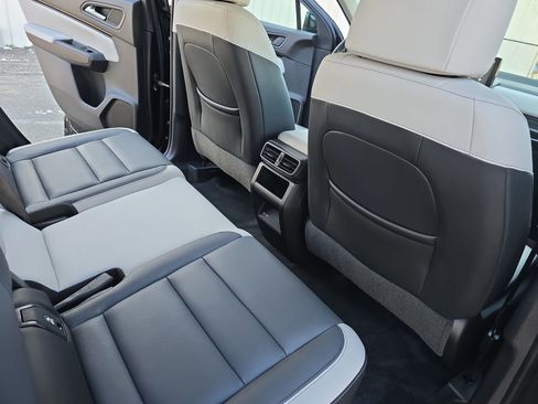 Used 2024 Honda Prologue Touring image 15