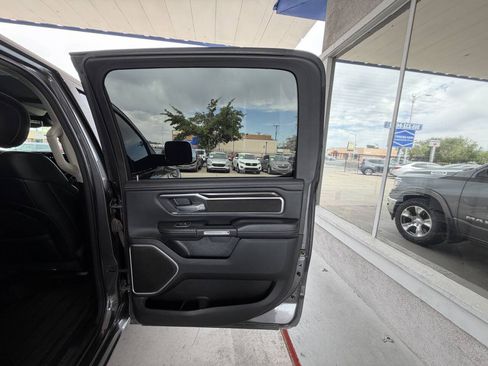 Used 2022 RAM 1500 Laramie AWD/4WD image 17