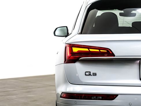 Used 2025 Audi Q5 e Premium Plus w/ Premium Plus Package image 16