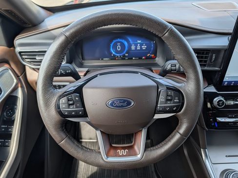 Certified 2024 Ford Explorer King Ranch w/ Technology Package AWD/4WD image 20