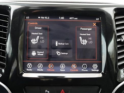 Used 2019 Jeep Cherokee Limited image 22