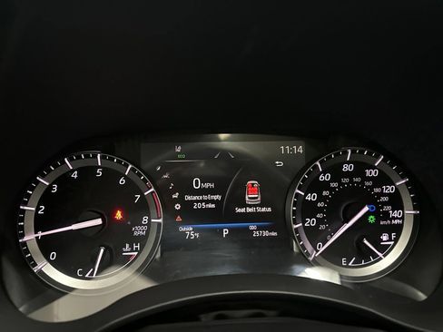 Used 2022 Toyota Highlander XLE AWD/4WD image 16