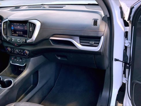Used 2020 GMC Terrain SLT w/ Elevation Edition image 18