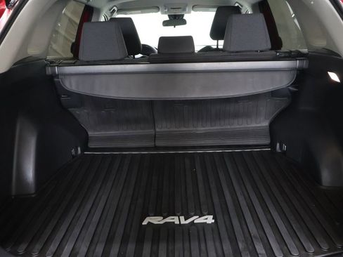 Used 2022 Toyota RAV4 LE AWD/4WD image 13