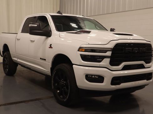 New 2026 RAM 2500 Laramie AWD/4WD image 2