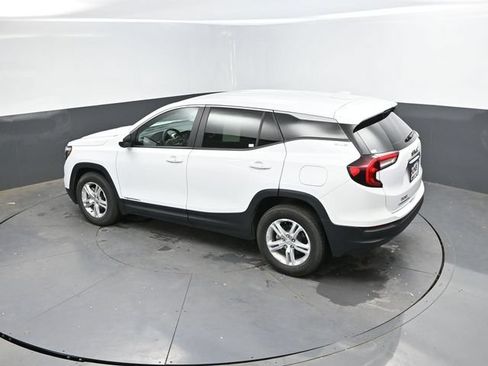 Used 2024 GMC Terrain SLE FWD image 32
