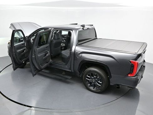 Used 2025 Toyota Tundra Platinum AWD/4WD image 41