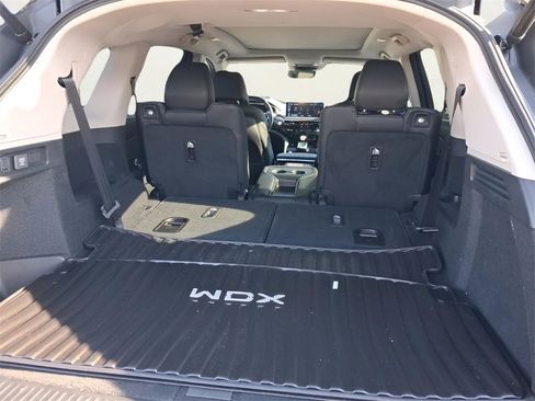 Used 2025 Acura MDX FWD image 10
