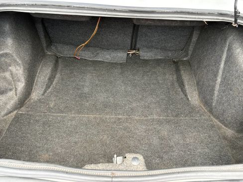 Used 2014 Dodge Challenger SXT RWD image 23