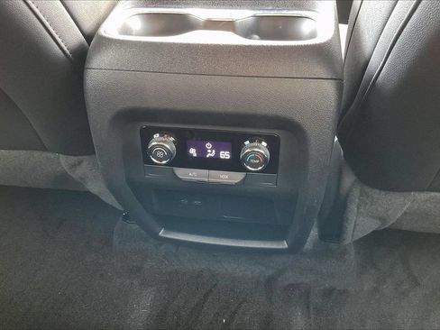 Used 2025 Chevrolet Traverse LT w/ LPO, Floor Liner Package FWD image 16