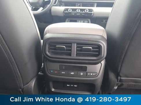 New 2025 Honda Pilot Touring image 34