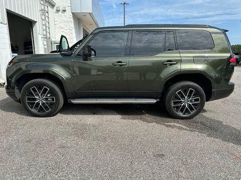 Used 2025 Lexus GX 550 w/ Accessory Package (Z1) AWD/4WD image 2