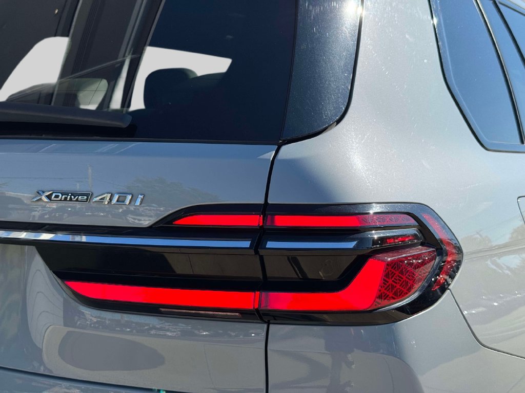 Certified 2024 BMW X7 xDrive40i w/ Dynamic Handling Package AWD/4WD image 10