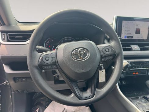 Used 2024 Toyota RAV4 LE AWD/4WD image 12