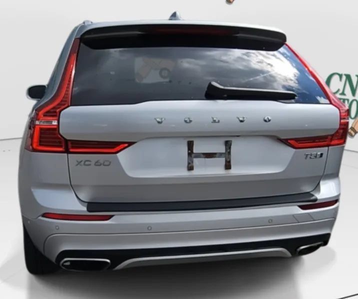 Used 2019 Volvo XC60 T5 R-Design AWD/4WD image 3