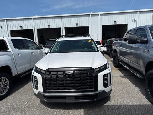 Used 2024 Hyundai Palisade Limited FWD image 2