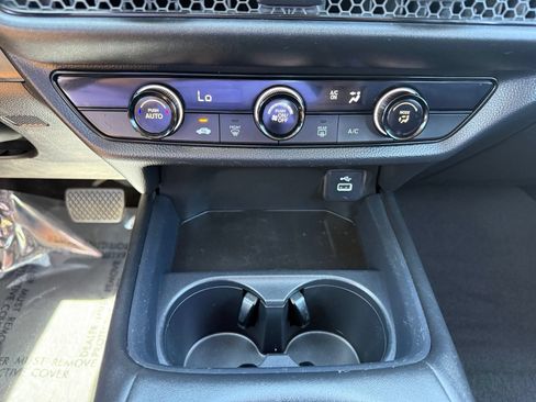 Certified 2024 Honda HR-V LX image 24
