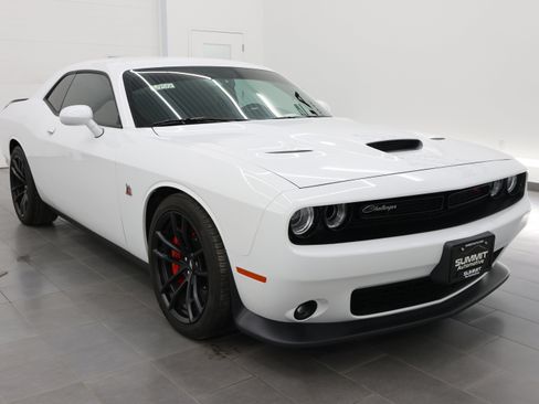 Used 2021 Dodge Challenger R/T Scat Pack w/ Dynamics Package RWD image 2