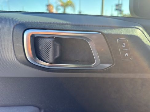 Used 2021 Ford Bronco Black Diamond image 17