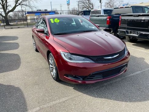 Used 2016 Chrysler 200 S image 1