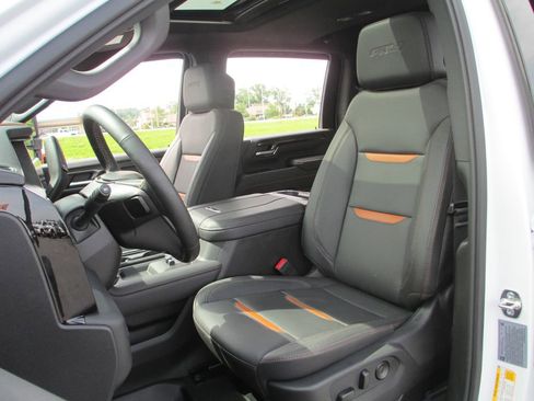 Used 2026 GMC Sierra 2500 AT4 w/ AT4 Premium Plus Package AWD/4WD image 24