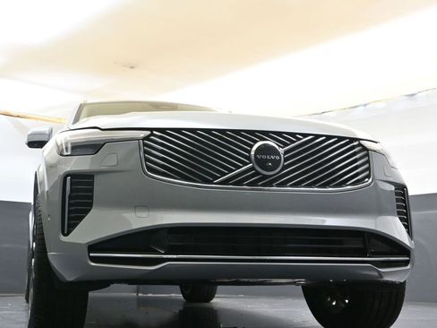New 2026 Volvo XC90 B6 Plus w/ Protection Package Premier image 45