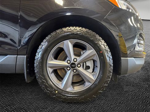 Used 2024 Ford Edge SEL w/ Sport Appearance Package image 11