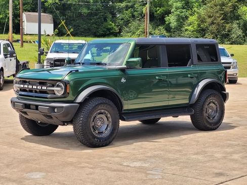 Used 2025 Ford Bronco Outer Banks w/ Sasquatch Package AWD/4WD image 3