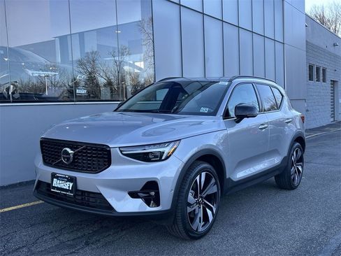 Certified 2025 Volvo XC40 B5 Ultra w/ Protection Package Premier image 1