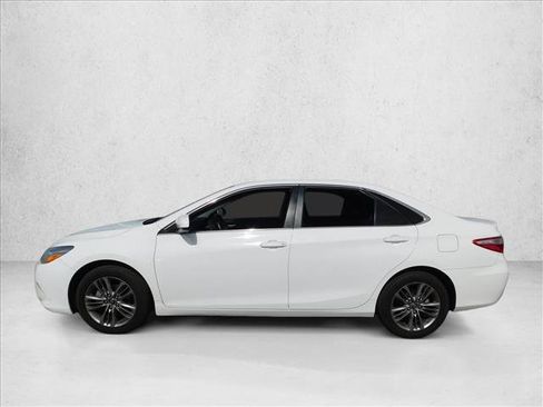 Used 2017 Toyota Camry SE image 8