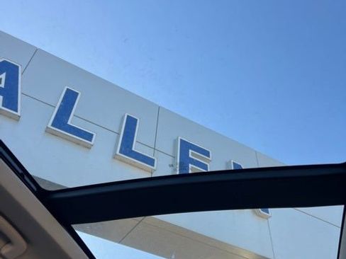 Used 2022 Lincoln Corsair FWD w/ Premium Package image 17