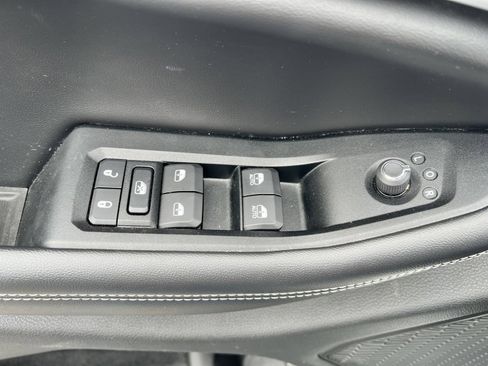 Used 2023 Jeep Grand Cherokee Limited AWD/4WD image 12