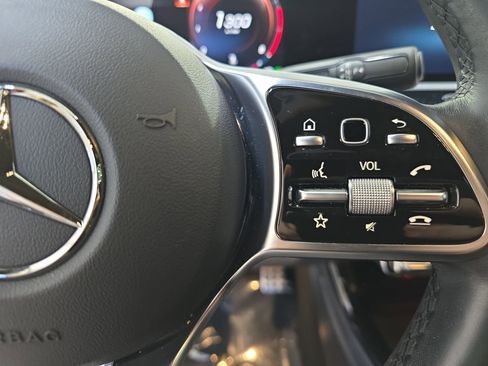 Used 2023 Mercedes-Benz CLA 250 4MATIC image 17