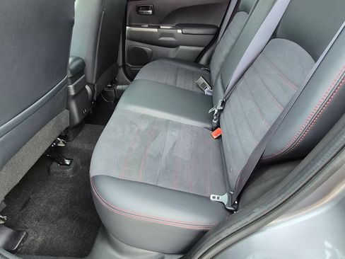 Used 2025 Mitsubishi Outlander Sport SE AWD/4WD image 27