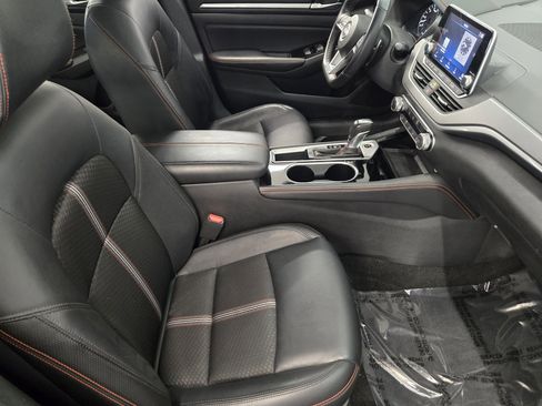 Used 2024 Nissan Altima 2.5 SR FWD image 15