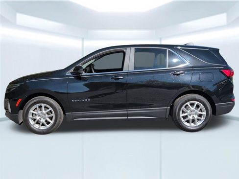 Used 2024 Chevrolet Equinox LT FWD image 2