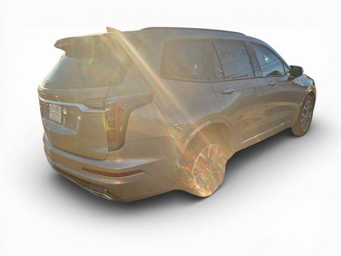 Used 2023 Cadillac XT6 Sport image 4